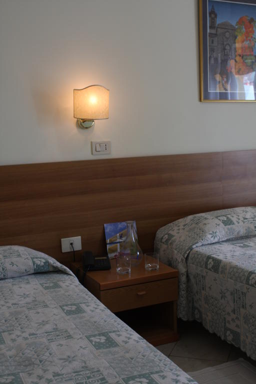 Hotel Lido Vasto Chambre photo